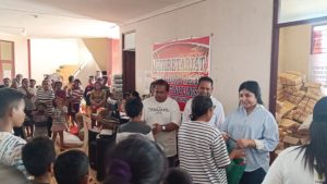 Dihujat di Medsos, Uchie Nenobahan Tak Gentar Bantu Korban Longsor di TTS